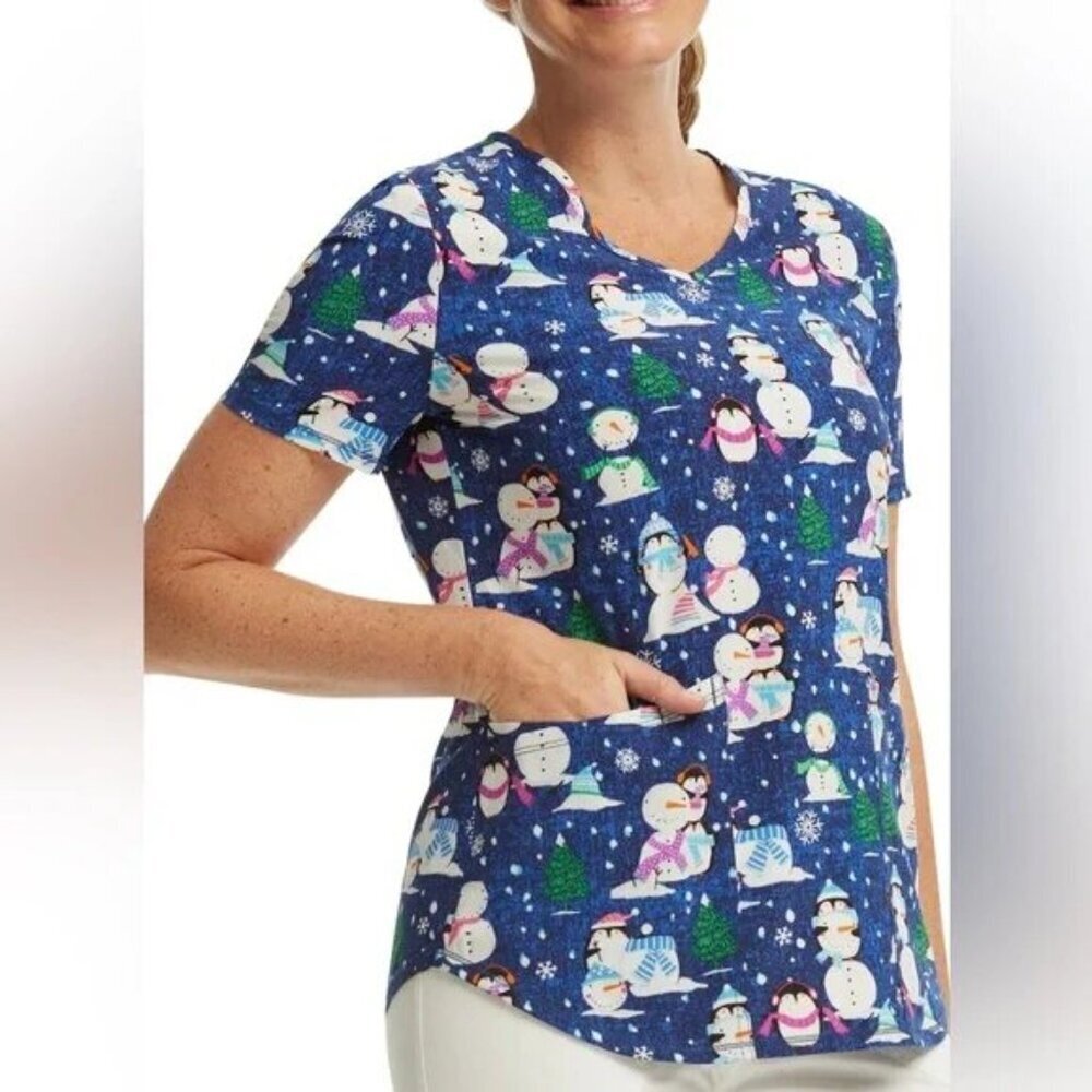 ✨ScrubStar Winter Seasonal Print Top NWT S XS